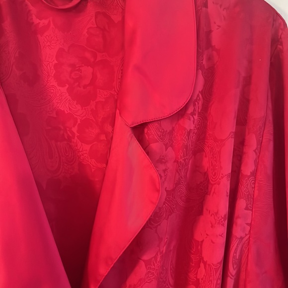 Vintage Victoria’s Secret Hot Pink Robe - Picture 4 of 5